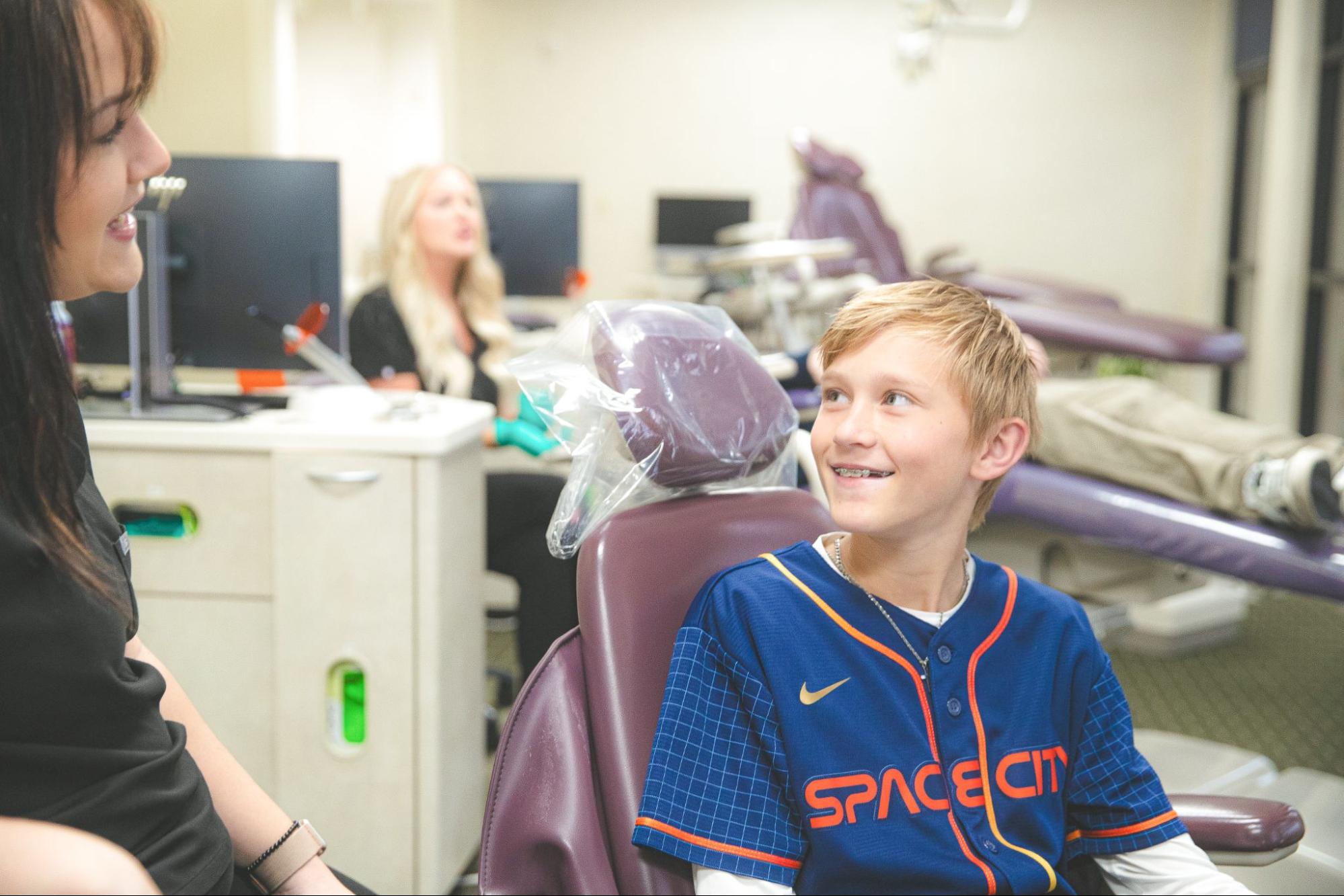 Metal Braces at Every Age: What's Different for Kids, Teens, and Adults